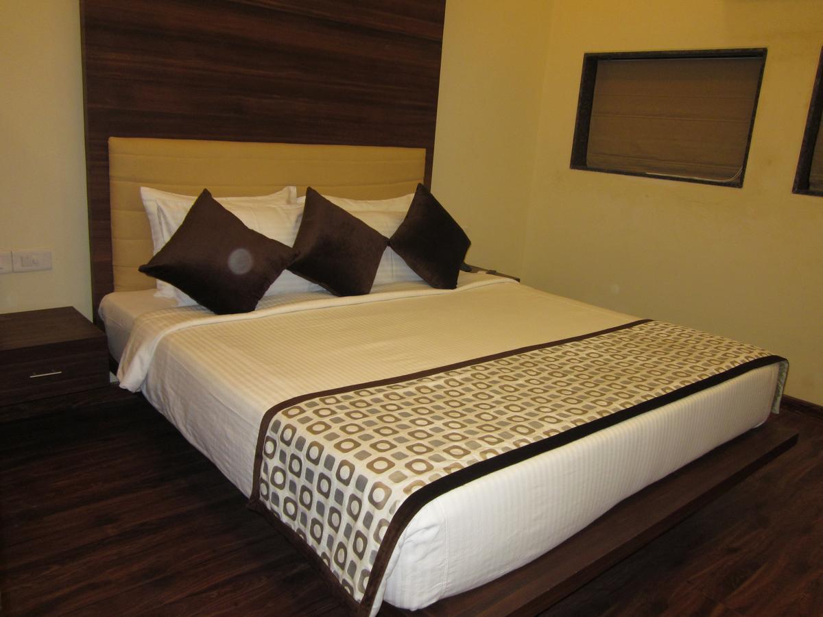 Vijaya Tej Clarks Inn Патна Экстерьер фото